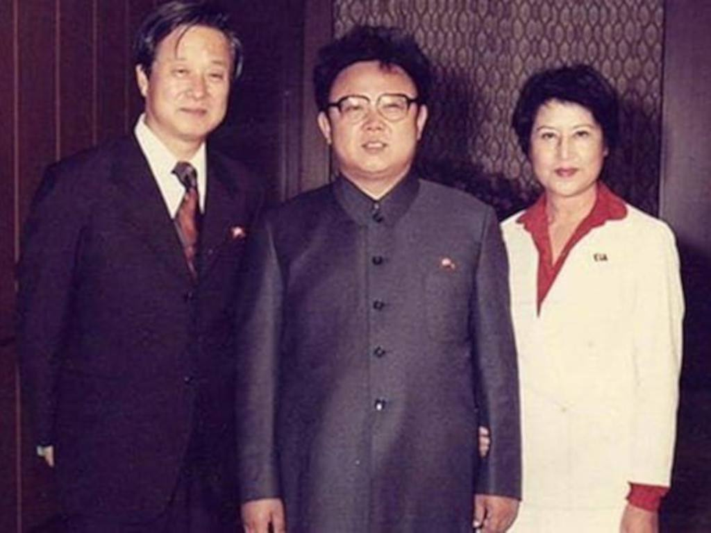 Shin Sang-ok and wife with Kim Jong-il.