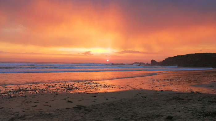 a radiant sunset from Summerleaze beach, Bude